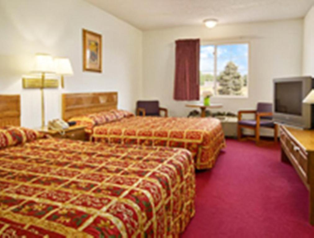 Westwood Inn & Suites - Kimball Номер фото