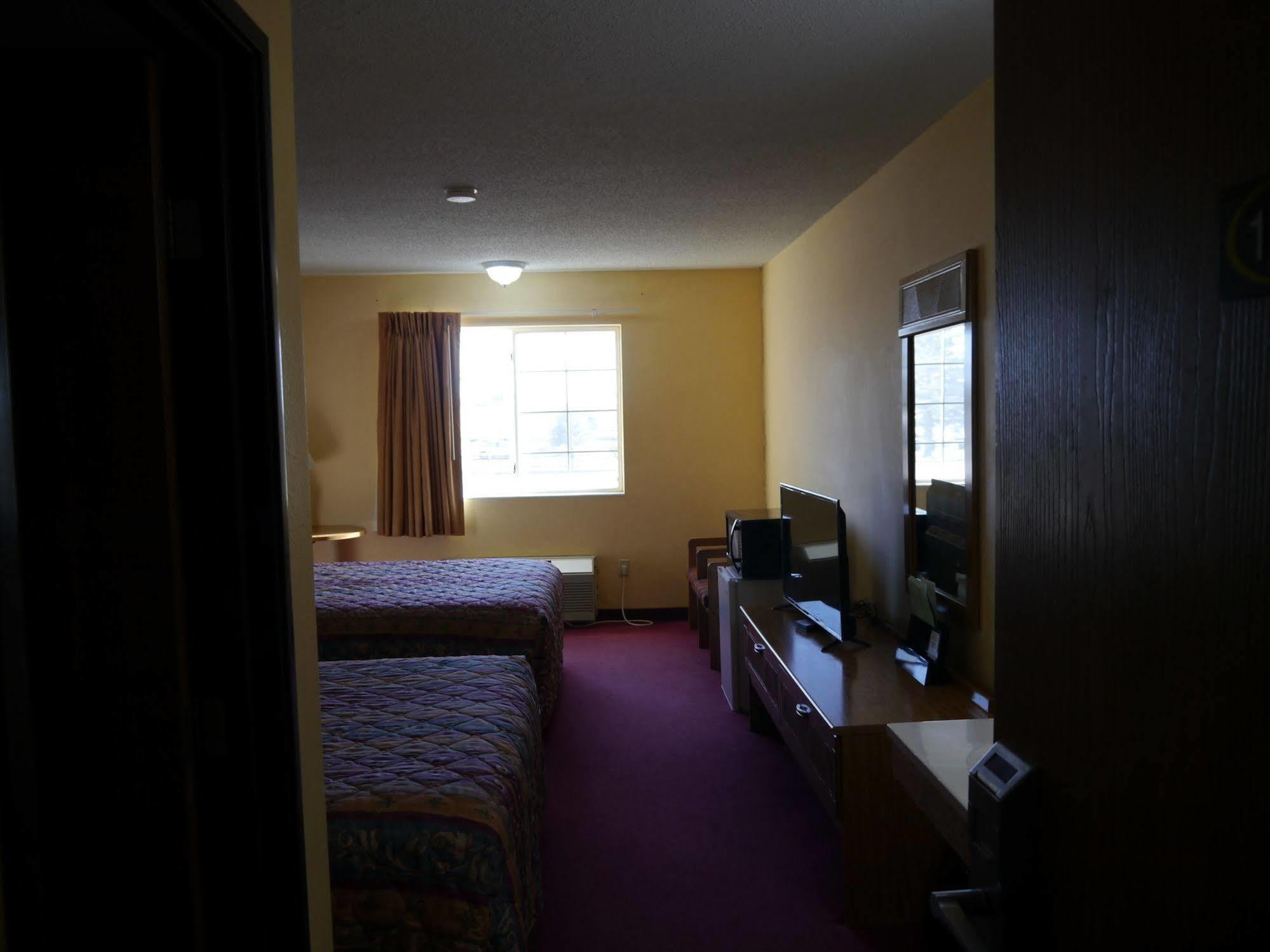 Westwood Inn & Suites - Kimball Экстерьер фото
